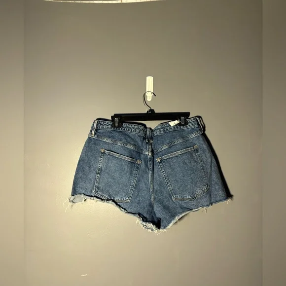Good American Good Girlfriend Short in Indigo109 Women’s Size 16 - Picture 2 of 5